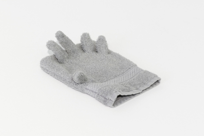 Gant digital (2014) | 20 x 14 x 5 cm | sponge washcloth